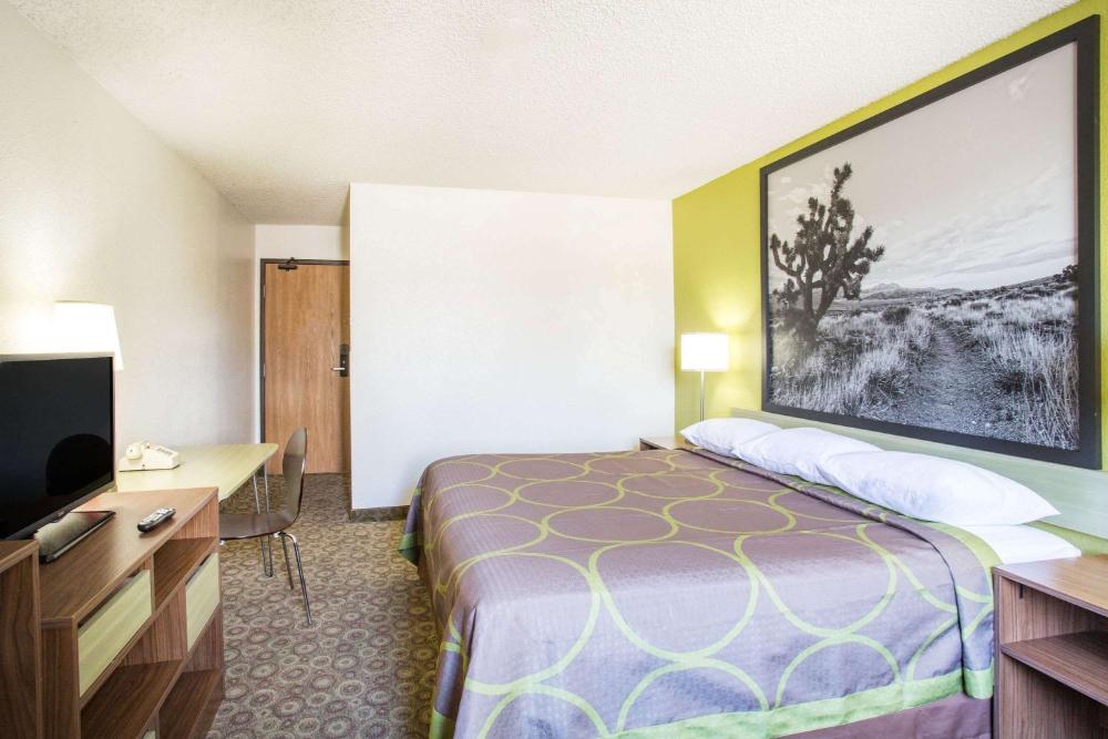 Queen Room - Disability Access/Non-Smoking interior